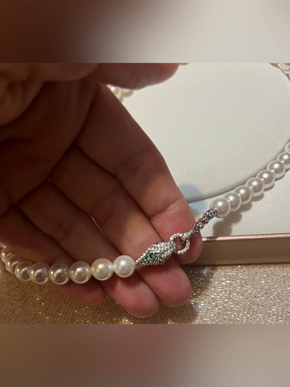 White Faux Pearl Necklace With Distinctive CZ Stone Panther Shape Clasp 16” NIB - Picture 5 of 8